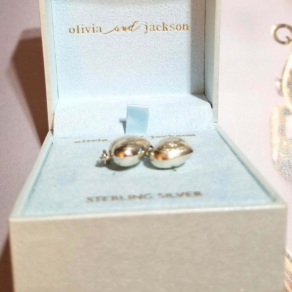 NEW IN BOX Olivia and Jackson Sterling Silver Etched Heart Earrings - Picture 2 of 7